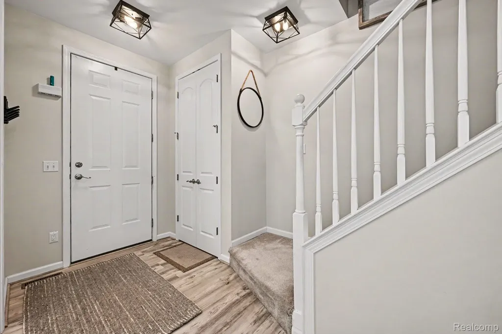 28614 Cottage Lane Lyon Charter Township MI 48165