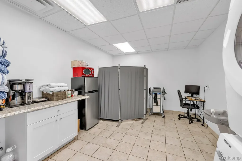 8074 21 Mile Road Shelby Charter Township MI 48317