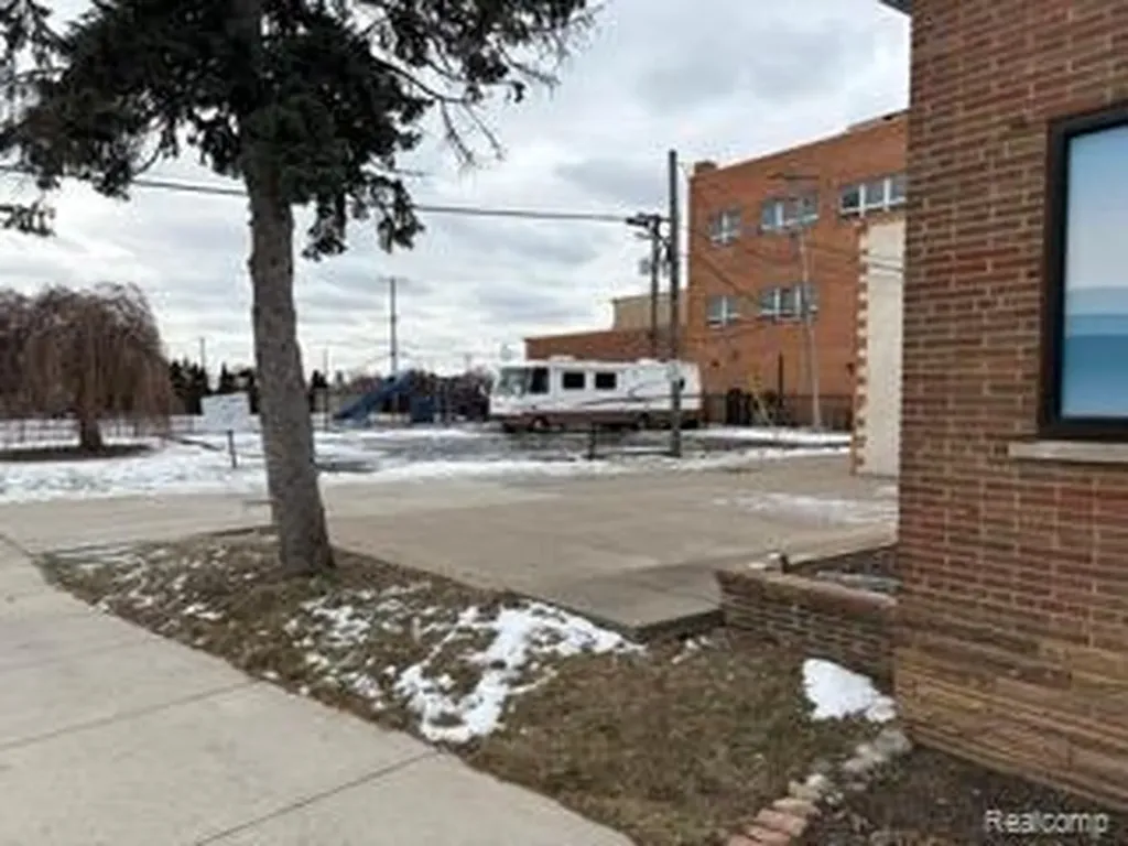 10801 W Warren Avenue Dearborn City MI 48126