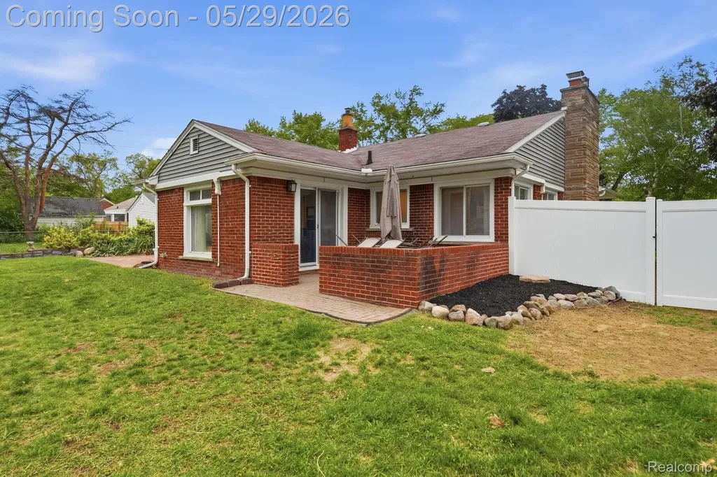 18405 Westland Avenue Southfield City MI 48075