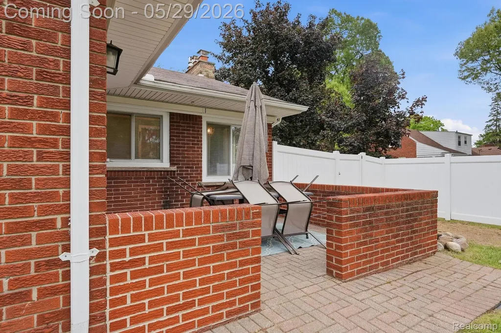 18405 Westland Avenue Southfield City MI 48075