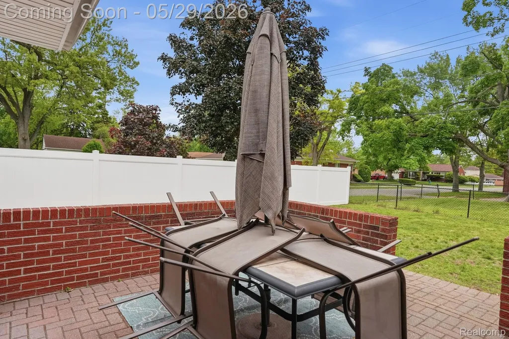 18405 Westland Avenue Southfield City MI 48075