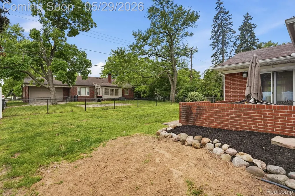 18405 Westland Avenue Southfield City MI 48075