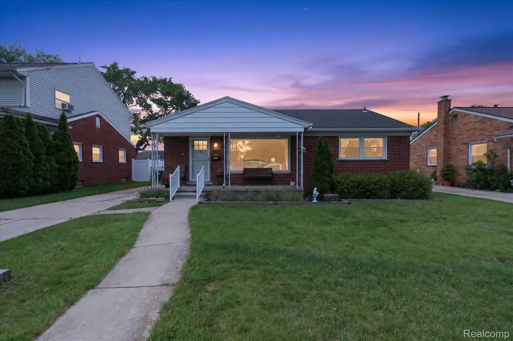 6601 Elizabeth Street Garden City City MI 48135