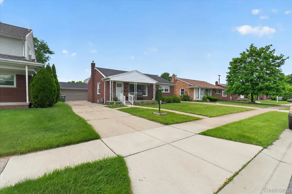 6601 Elizabeth Street Garden City City MI 48135