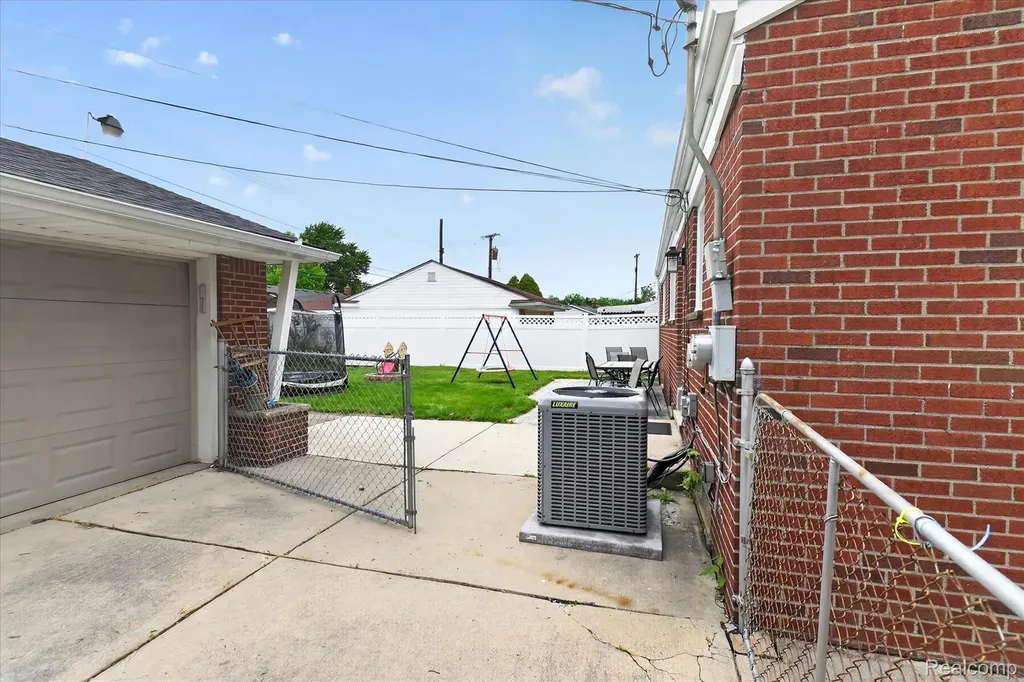 6601 Elizabeth Street Garden City City MI 48135