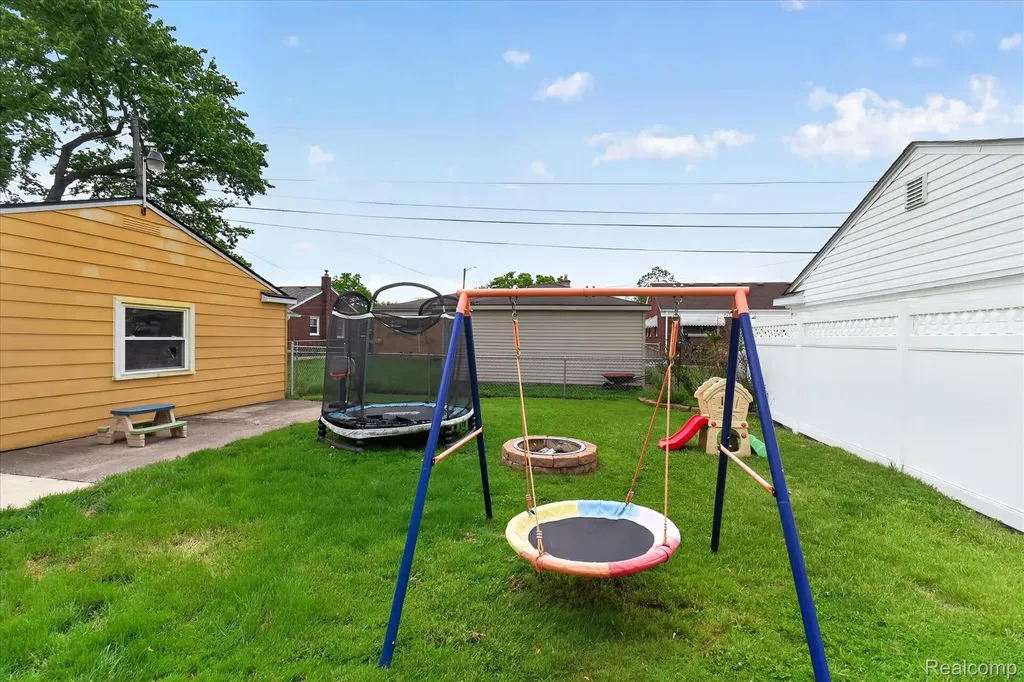 6601 Elizabeth Street Garden City City MI 48135
