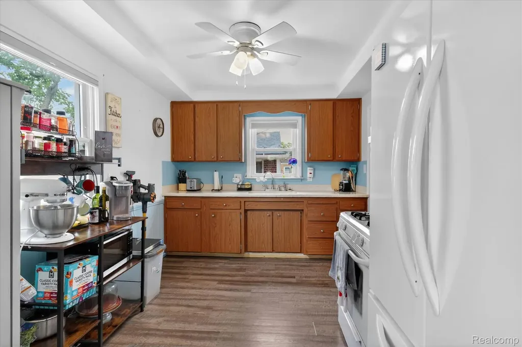 6601 Elizabeth Street Garden City City MI 48135