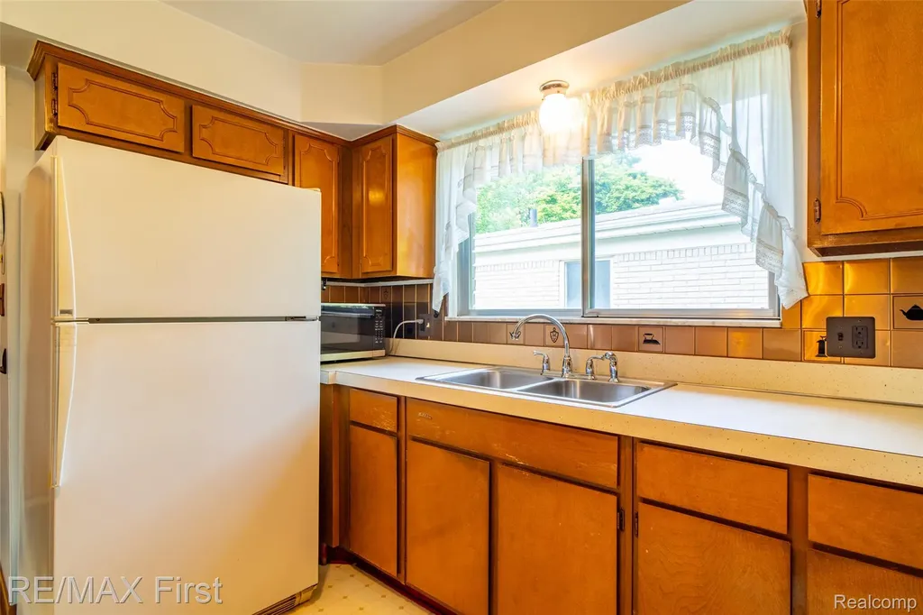 35624 Bonneville Drive Sterling Heights City MI 48312