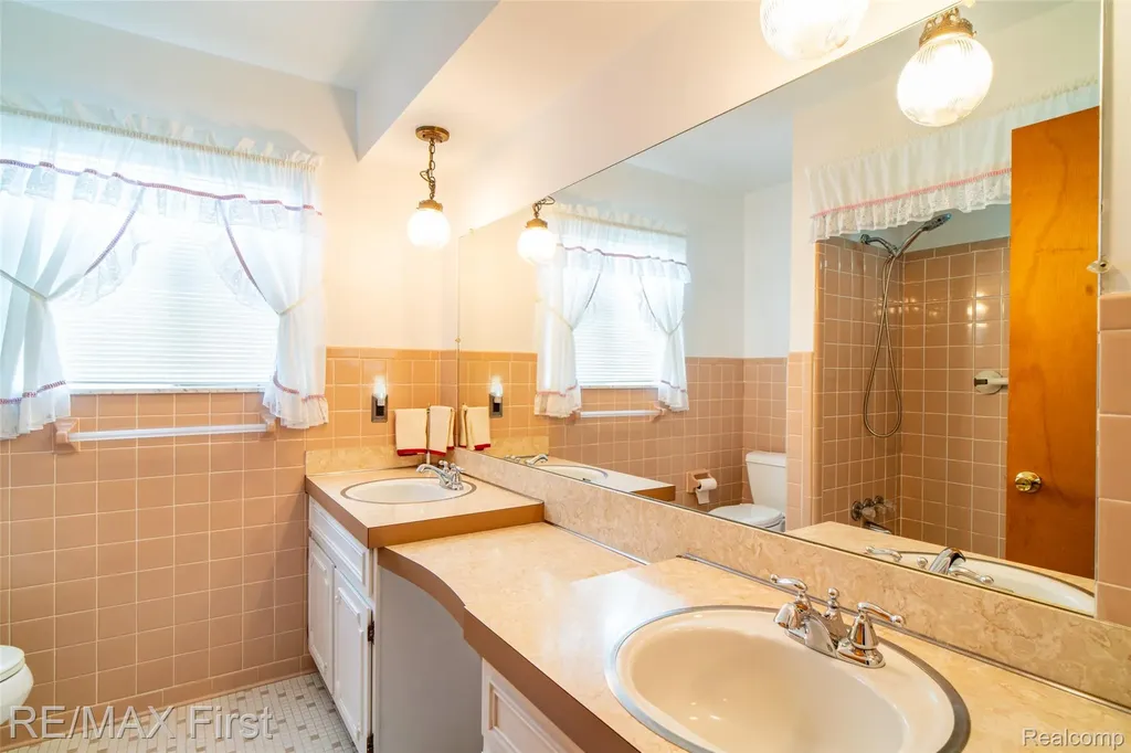 35624 Bonneville Drive Sterling Heights City MI 48312