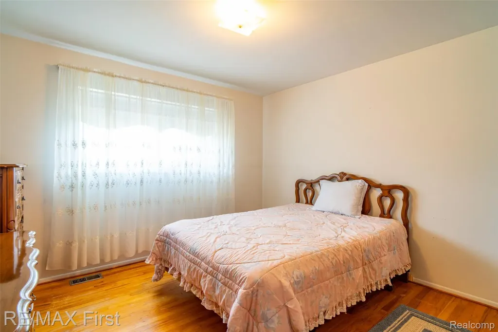 35624 Bonneville Drive Sterling Heights City MI 48312