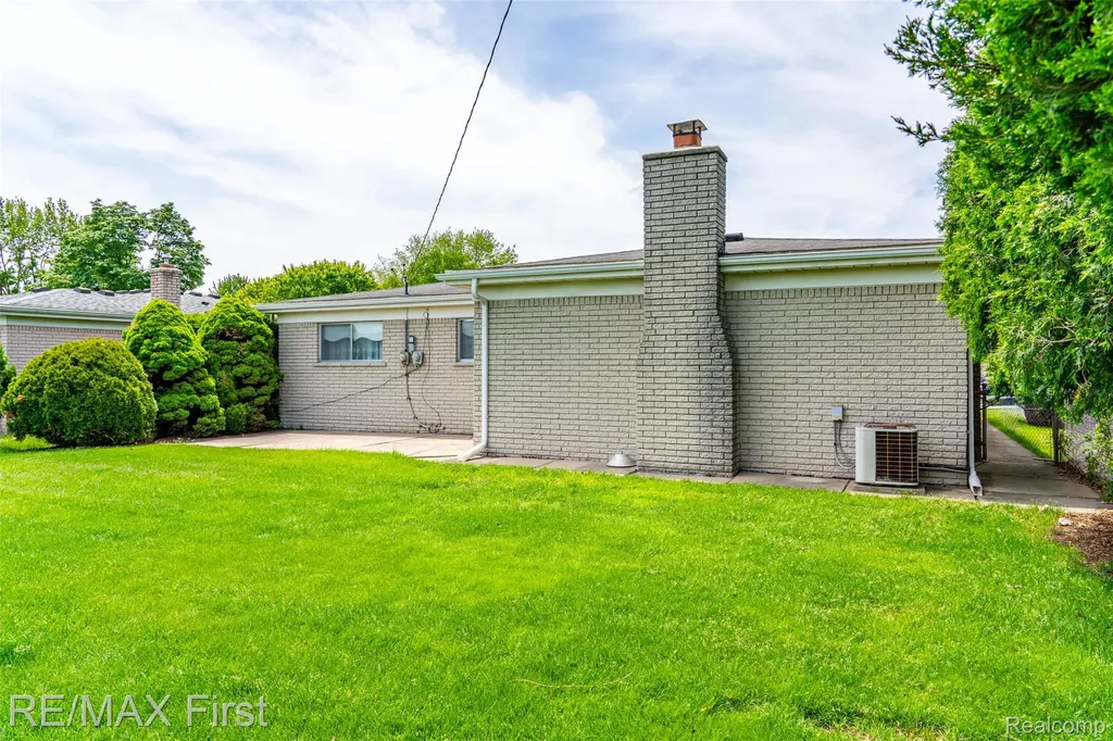 35624 Bonneville Drive Sterling Heights City MI 48312