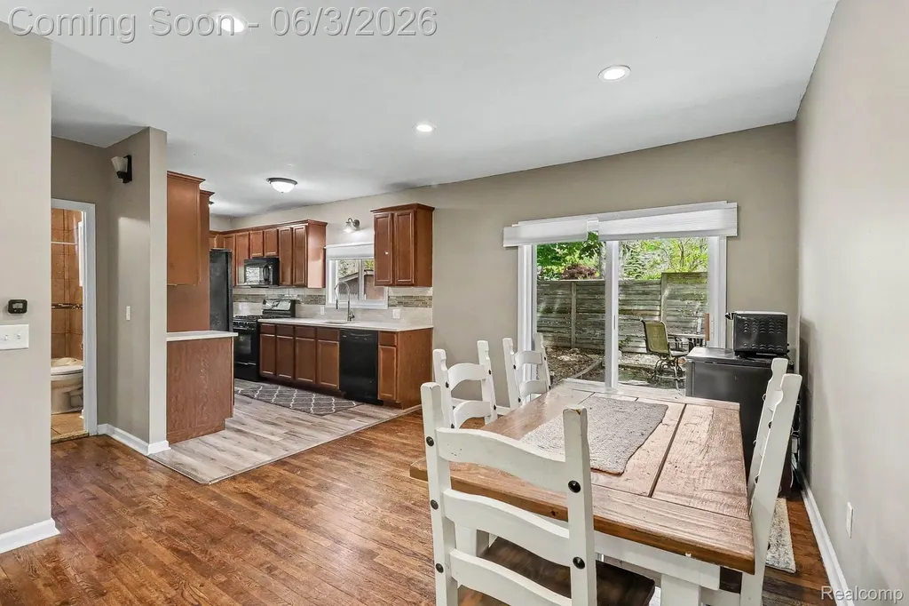2512 Grandview Boulevard Waterford Charter Township MI 48329