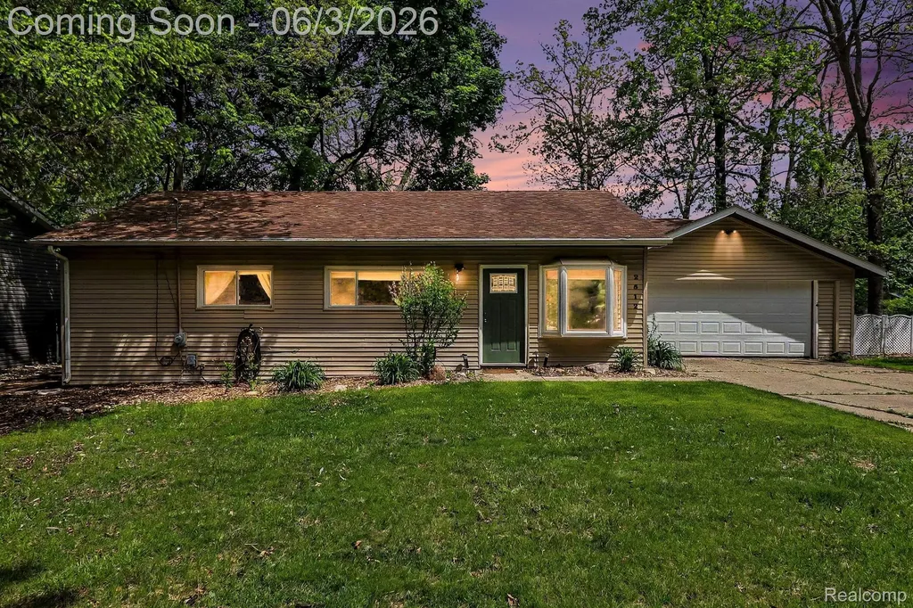 2512 Grandview Boulevard Waterford Charter Township MI 48329