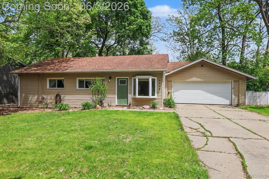 2512 Grandview Boulevard Waterford Charter Township MI 48329