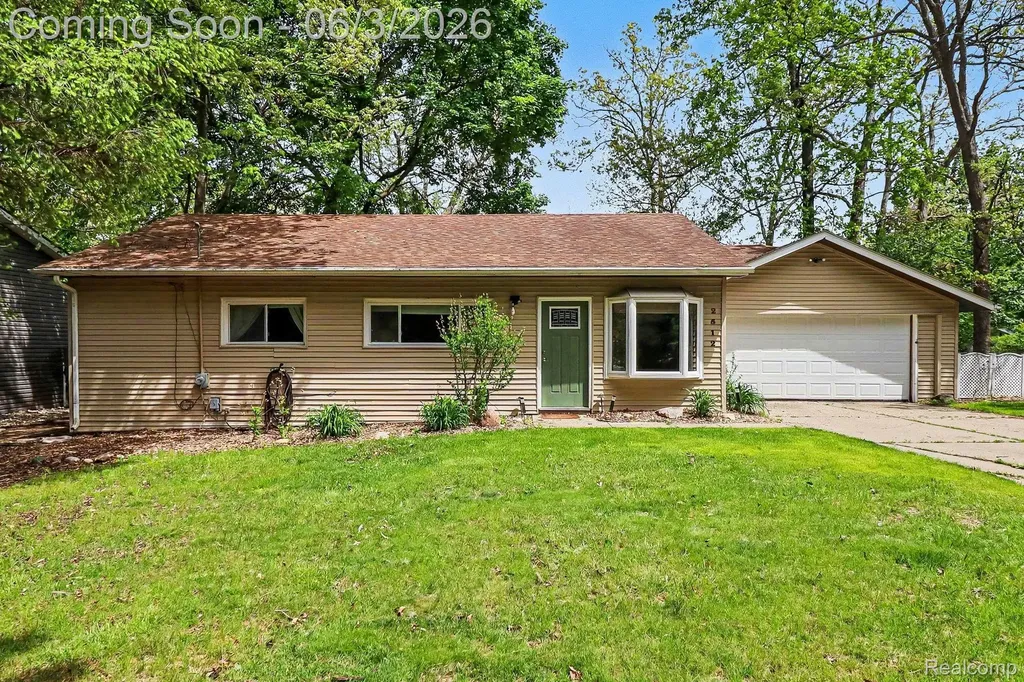 2512 Grandview Boulevard Waterford Charter Township MI 48329
