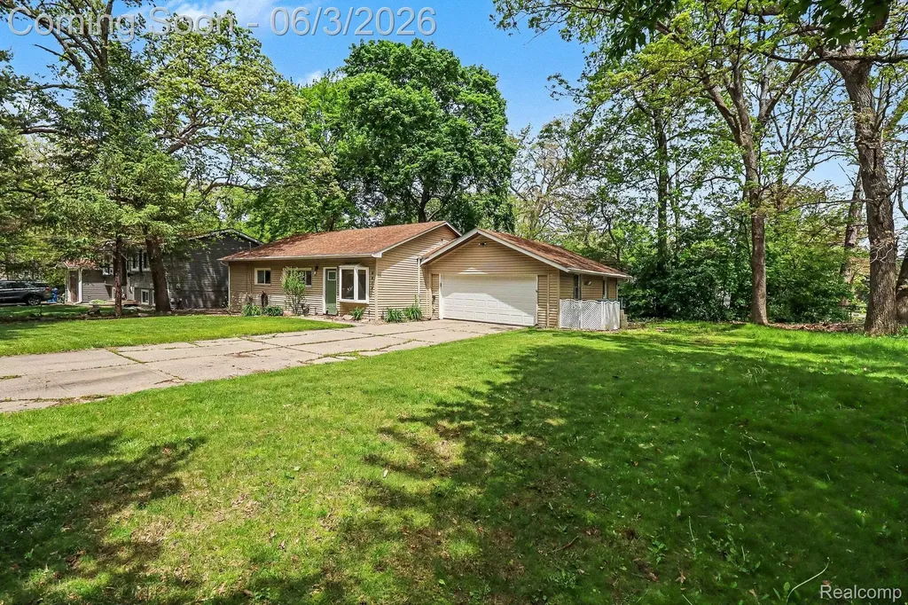 2512 Grandview Boulevard Waterford Charter Township MI 48329
