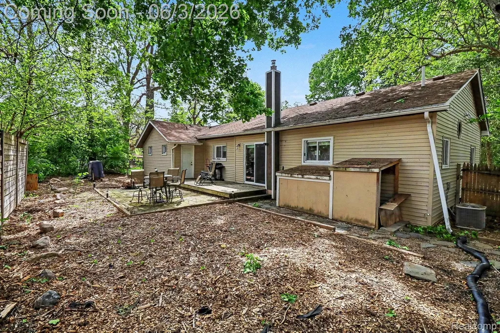 2512 Grandview Boulevard Waterford Charter Township MI 48329