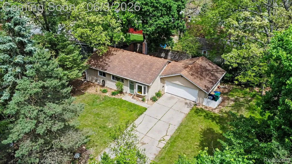 2512 Grandview Boulevard Waterford Charter Township MI 48329