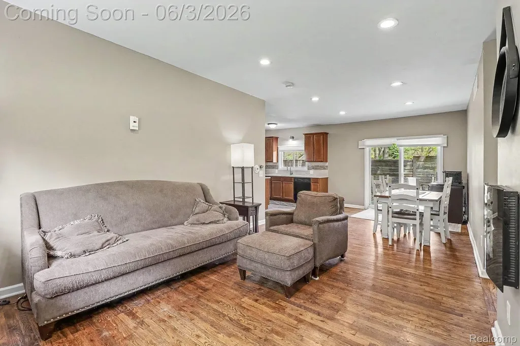 2512 Grandview Boulevard Waterford Charter Township MI 48329