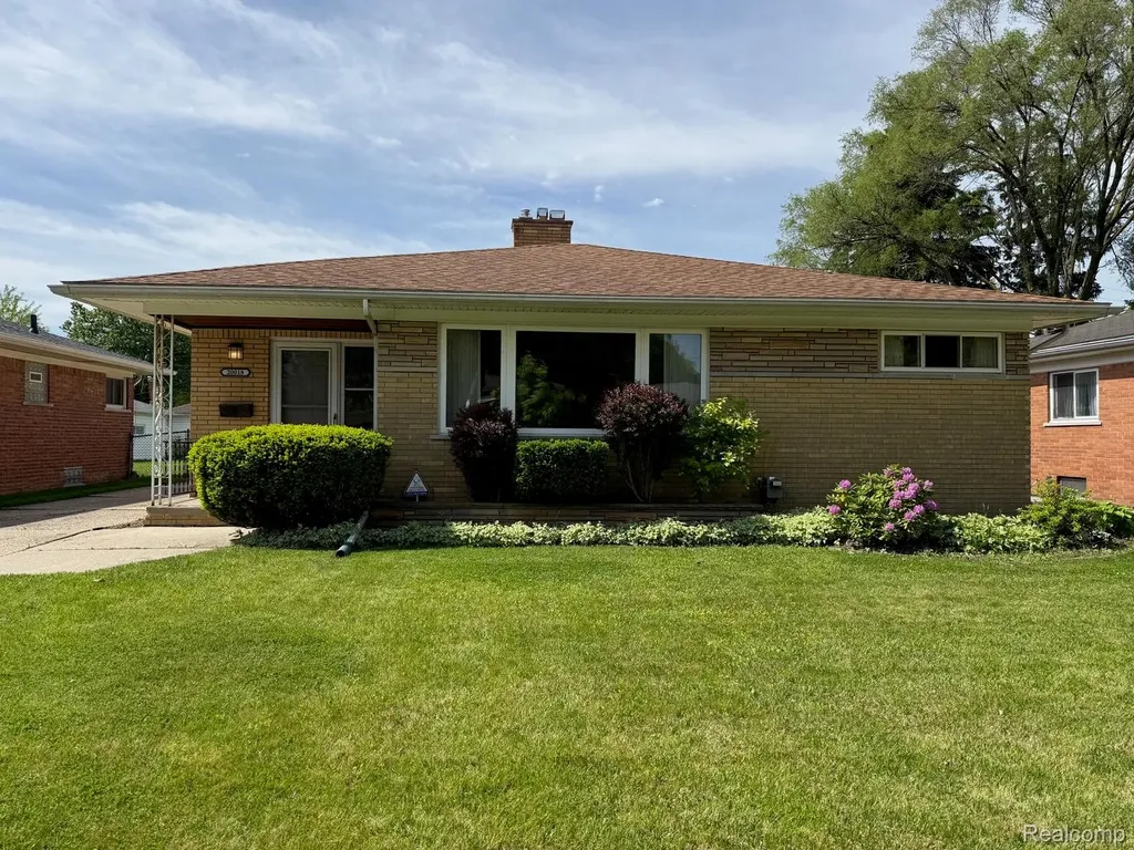 20018 Mauer Street St. Clair Shores City MI 48080