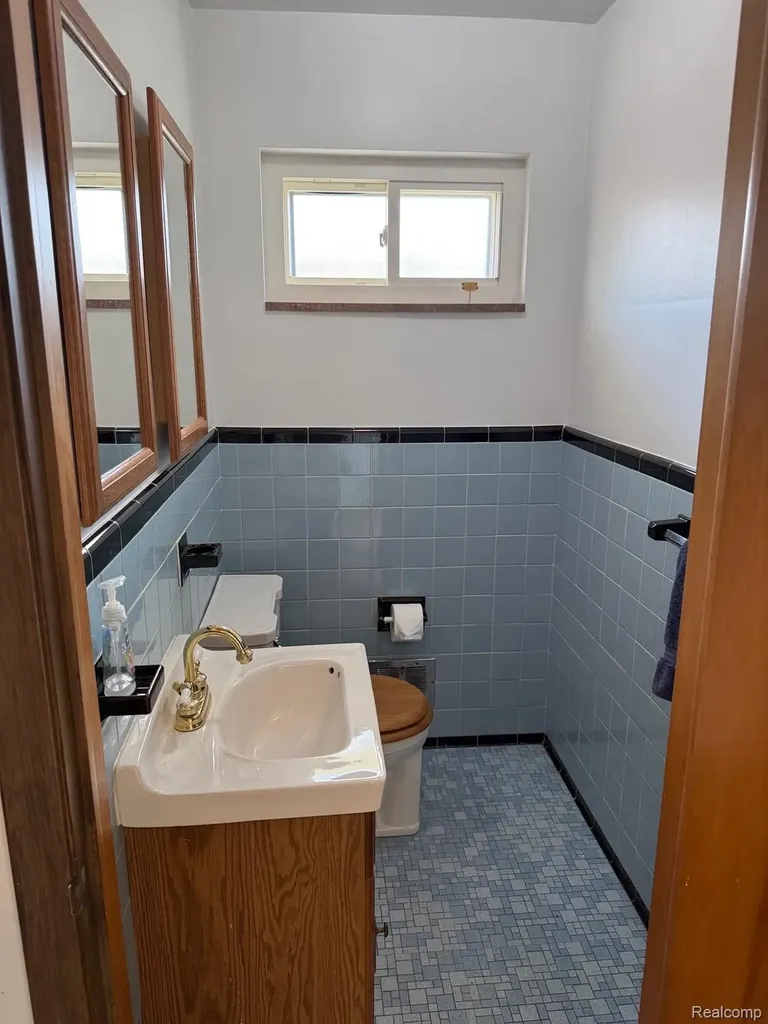 20018 Mauer Street St. Clair Shores City MI 48080
