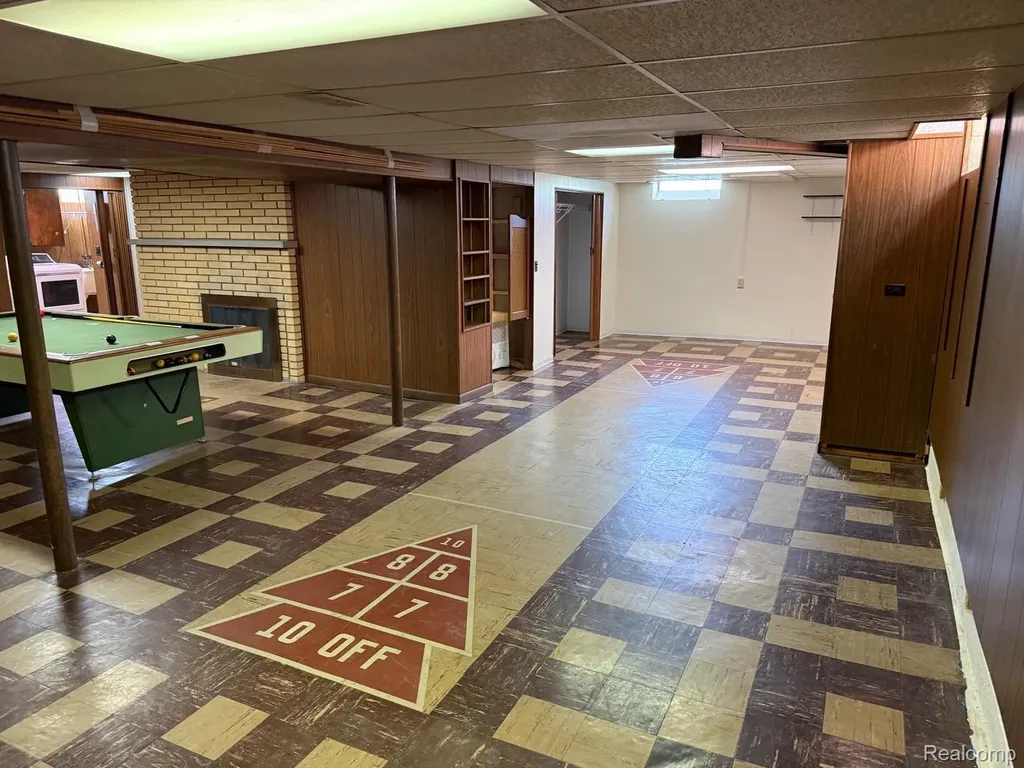 20018 Mauer Street St. Clair Shores City MI 48080