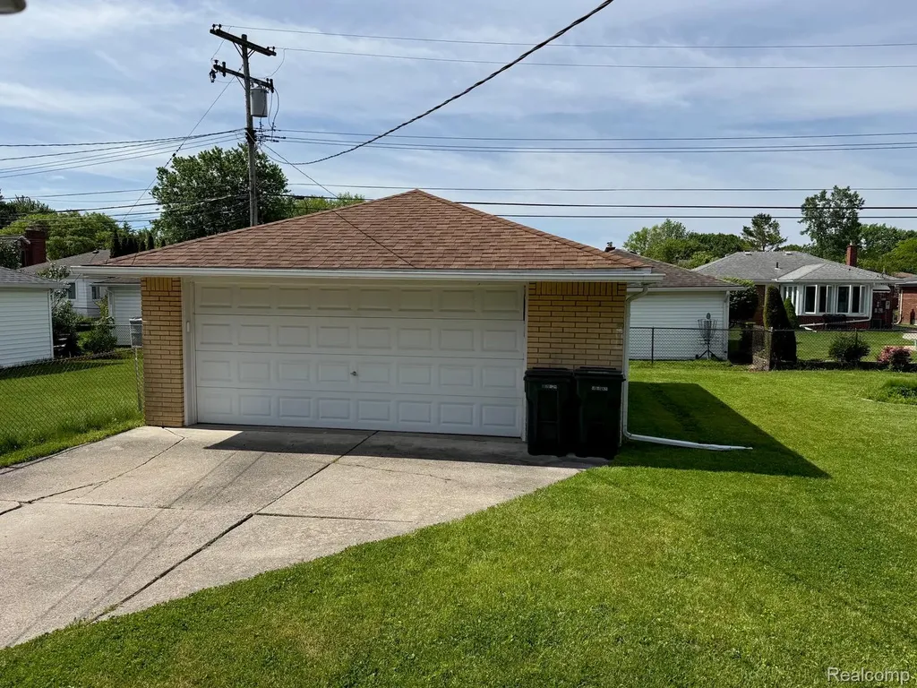 20018 Mauer Street St. Clair Shores City MI 48080