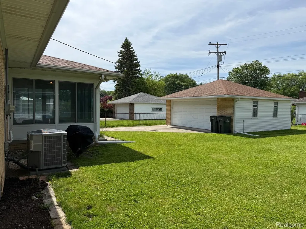 20018 Mauer Street St. Clair Shores City MI 48080