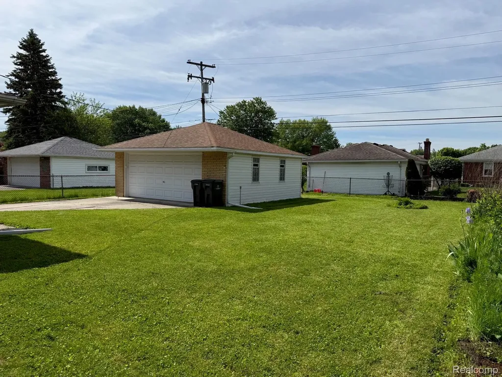 20018 Mauer Street St. Clair Shores City MI 48080