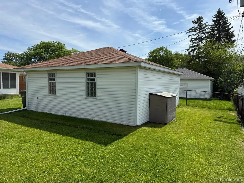 20018 Mauer Street St. Clair Shores City MI 48080