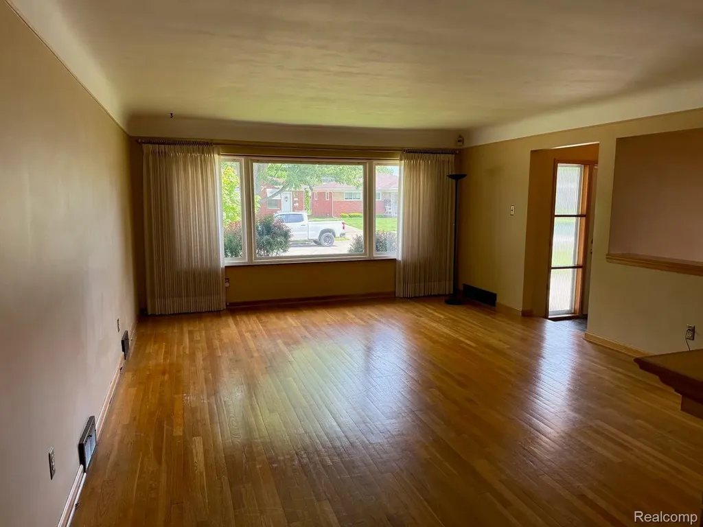 20018 Mauer Street St. Clair Shores City MI 48080