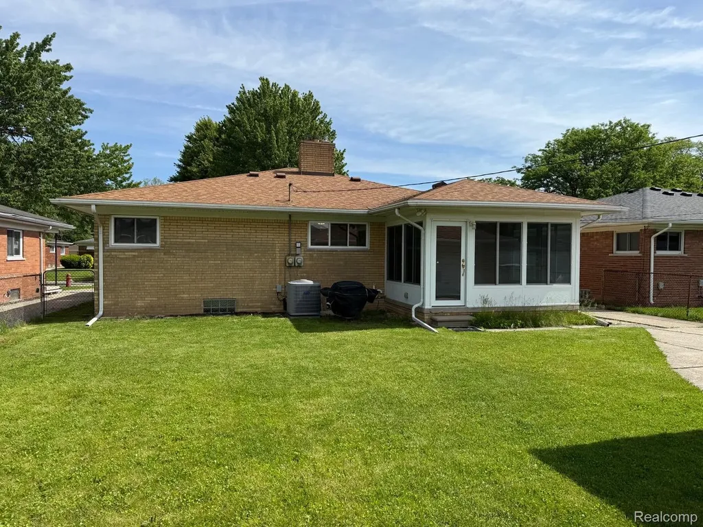 20018 Mauer Street St. Clair Shores City MI 48080