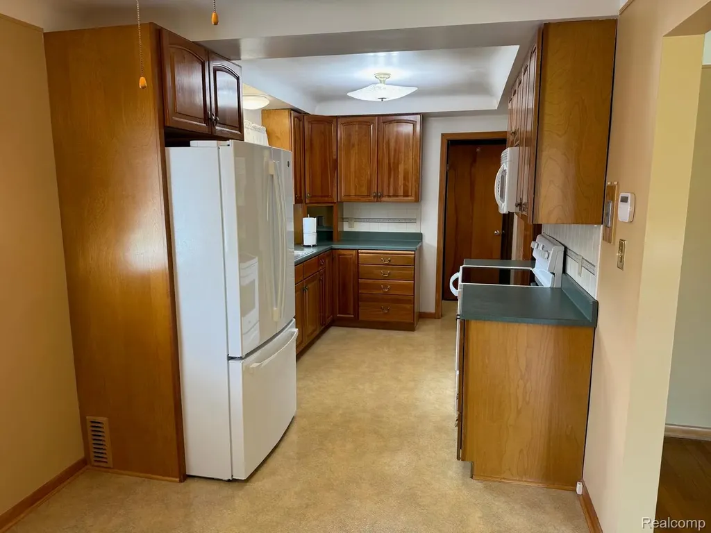 20018 Mauer Street St. Clair Shores City MI 48080