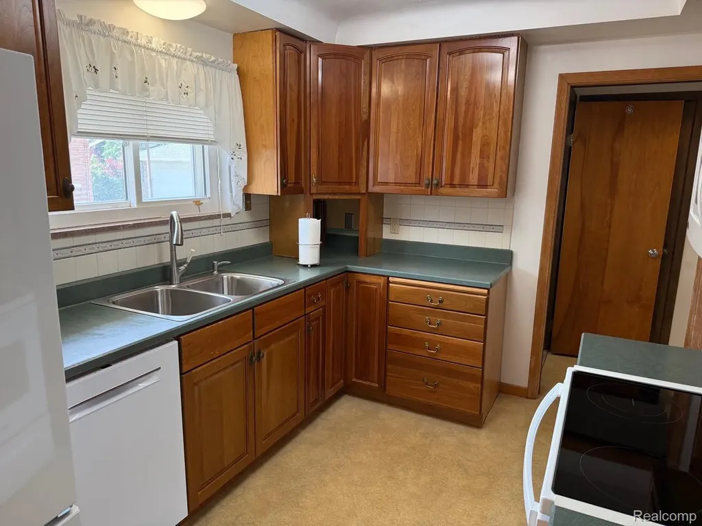 20018 Mauer Street St. Clair Shores City MI 48080