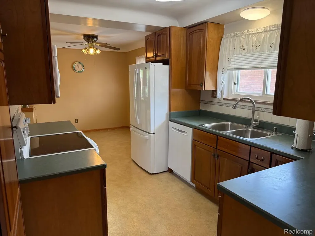 20018 Mauer Street St. Clair Shores City MI 48080
