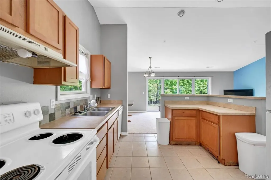 2142 Carriage Hill Circle Lapeer City MI 48446