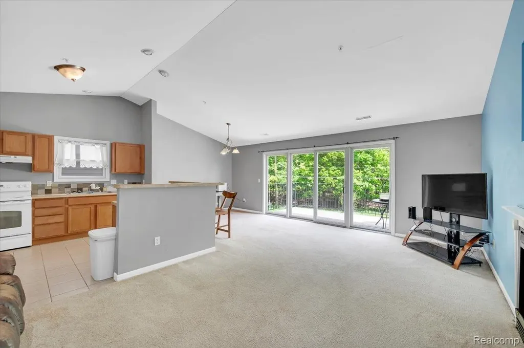 2142 Carriage Hill Circle Lapeer City MI 48446