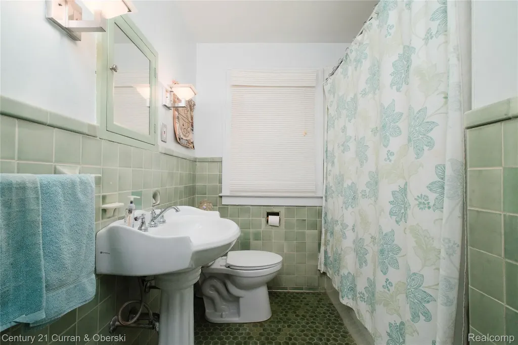 18655 Parkside Street Detroit City MI 48221