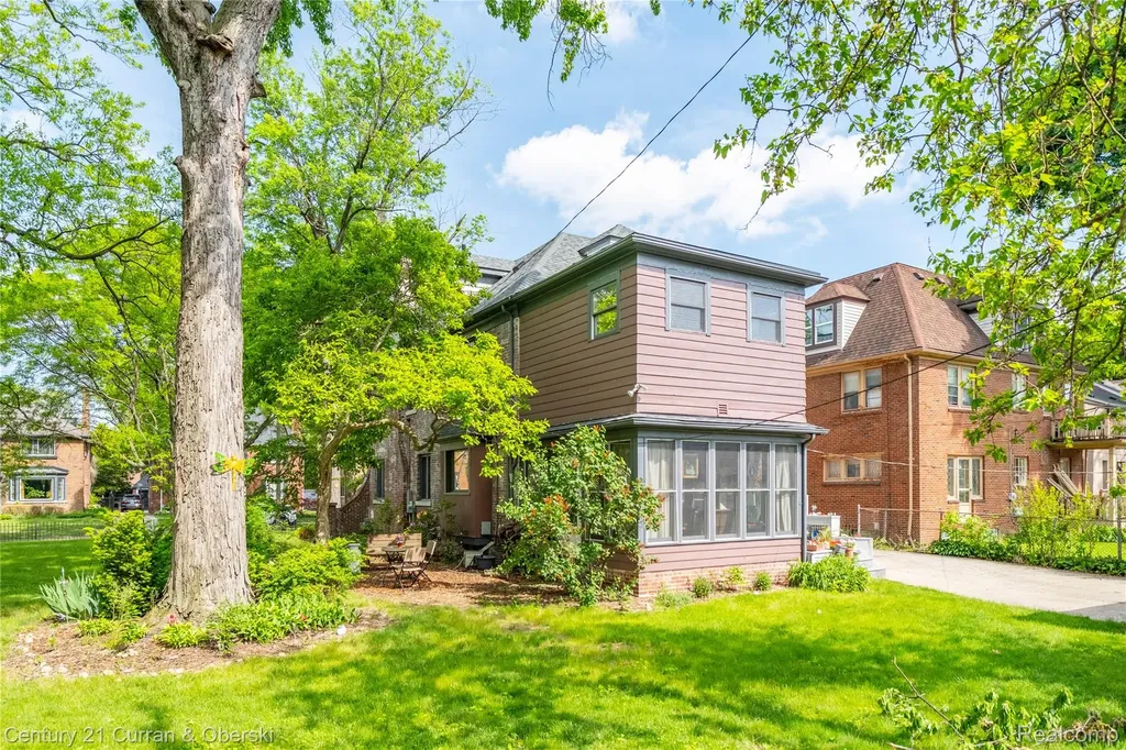 18655 Parkside Street Detroit City MI 48221