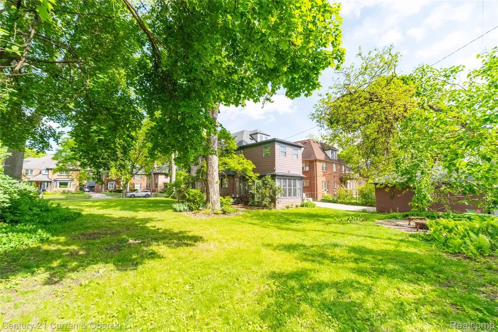 18655 Parkside Street Detroit City MI 48221