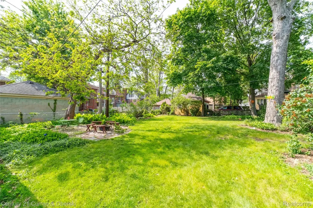 18655 Parkside Street Detroit City MI 48221