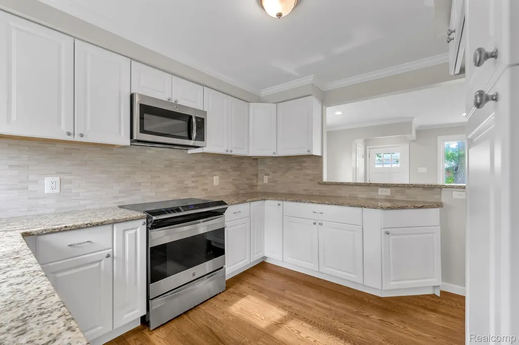 3043 Green Street Lincoln Park City MI 48146