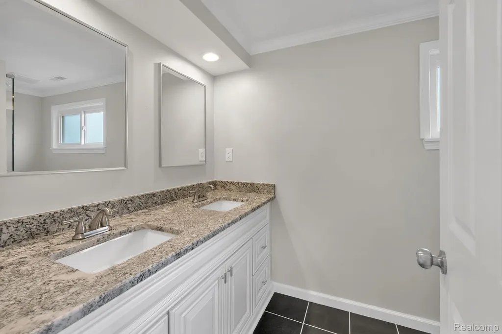 3043 Green Street Lincoln Park City MI 48146