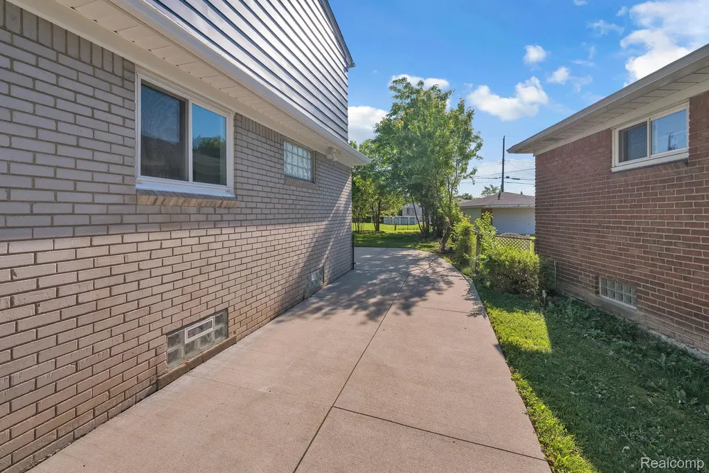 3043 Green Street Lincoln Park City MI 48146
