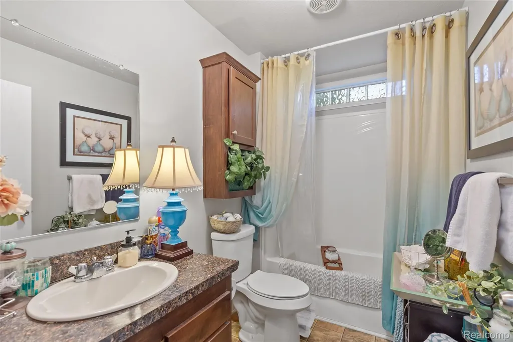 165 Lot 220 S Opdyke Road Auburn Hills City MI 48326