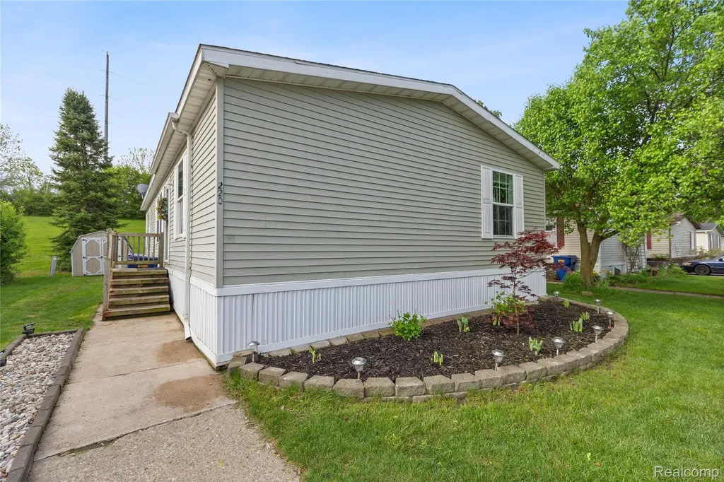 165 Lot 220 S Opdyke Road Auburn Hills City MI 48326