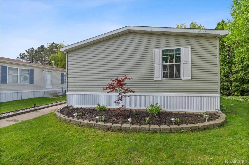 165 Lot 220 S Opdyke Road Auburn Hills City MI 48326
