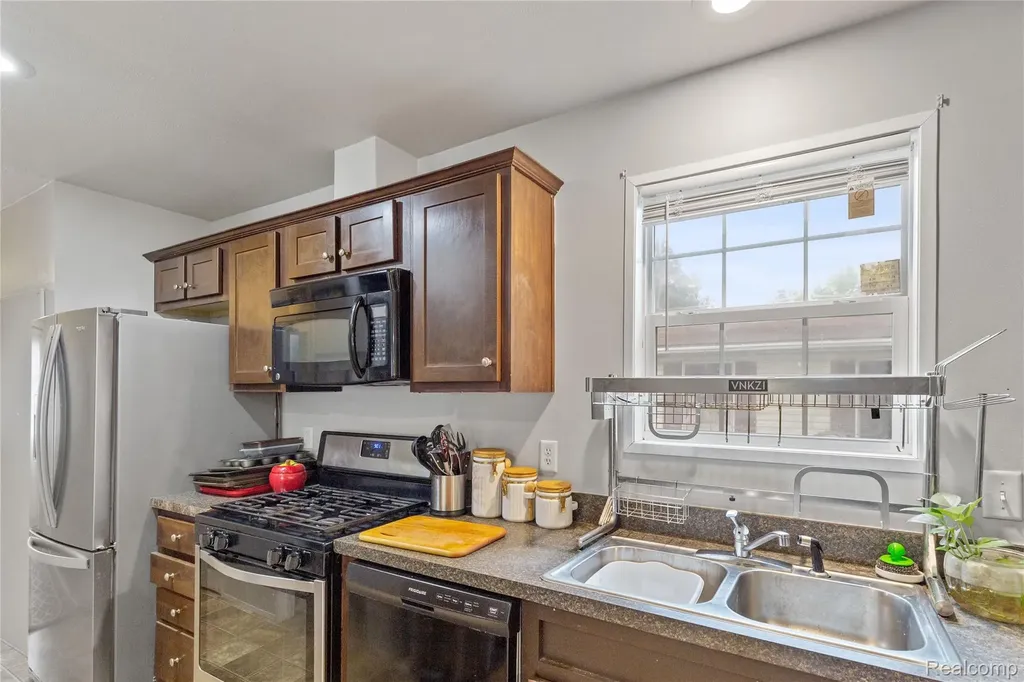 165 Lot 220 S Opdyke Road Auburn Hills City MI 48326
