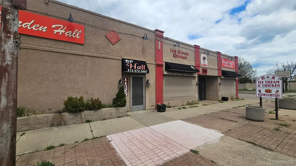 11326 Whittier Street Detroit City MI 48224